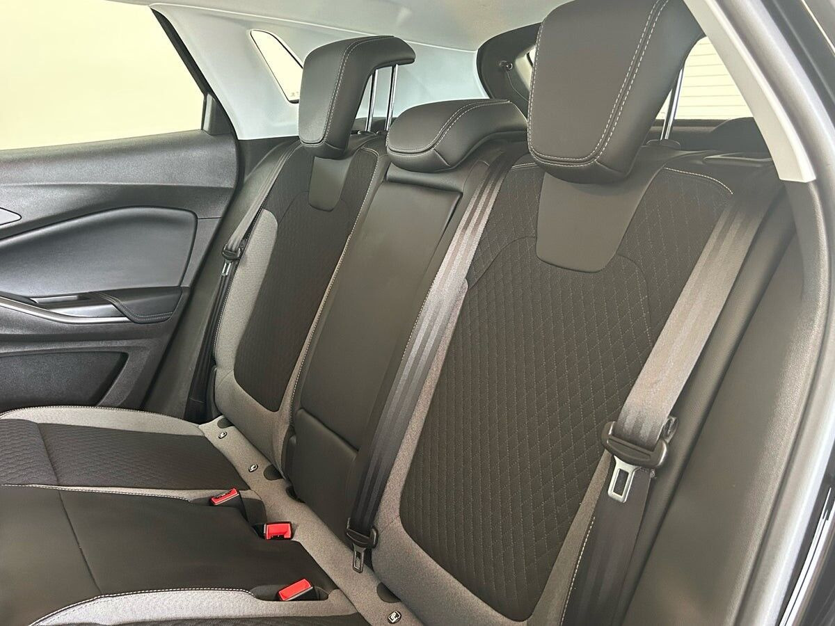 Sort Opel Grandland X fra 2021