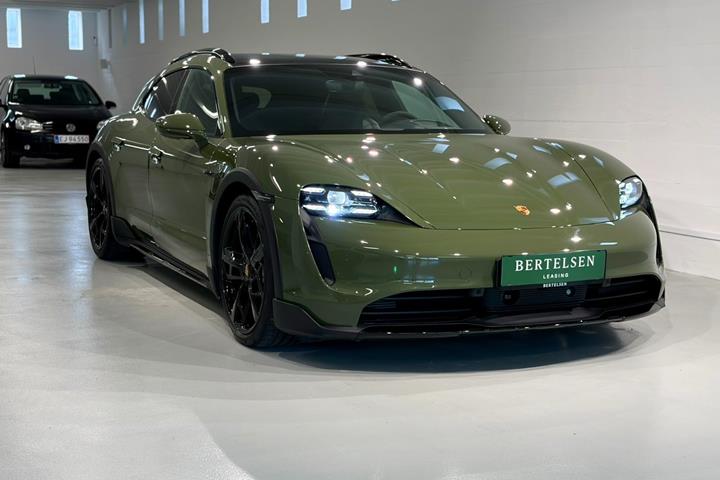 Grøn Porsche Taycan 4 fra 2023