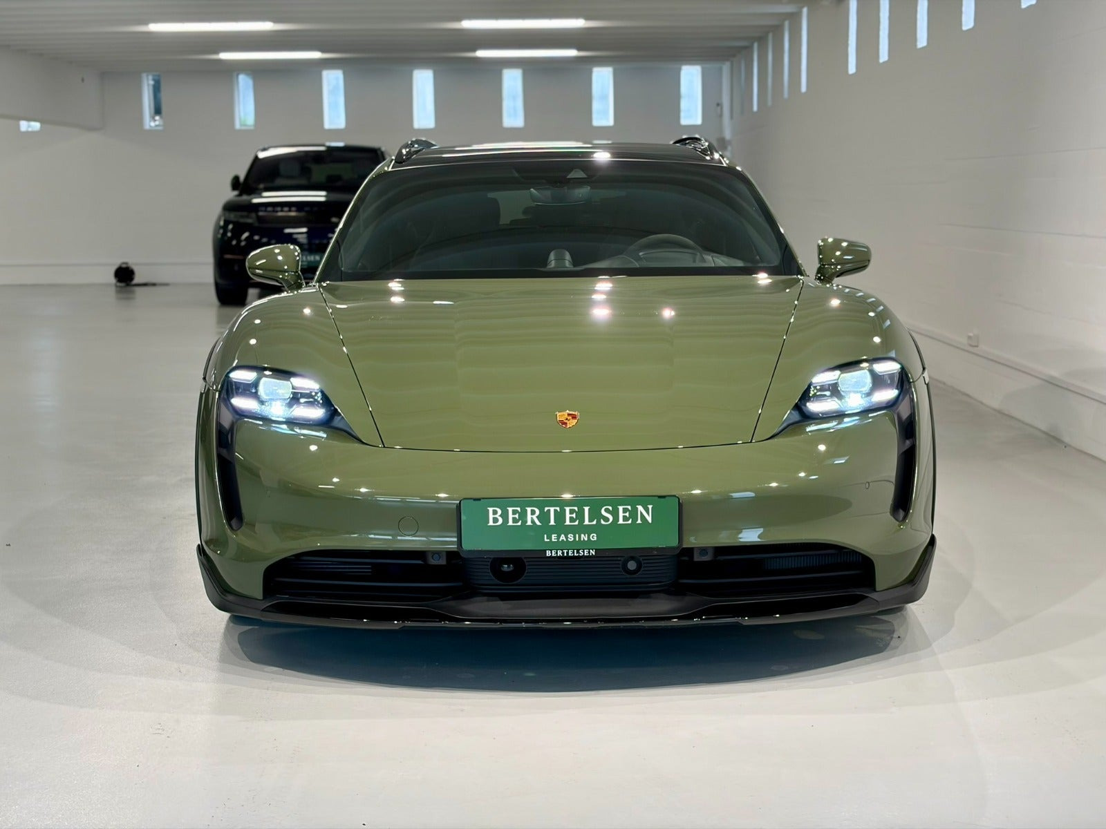 Grøn Porsche Taycan 4 fra 2023