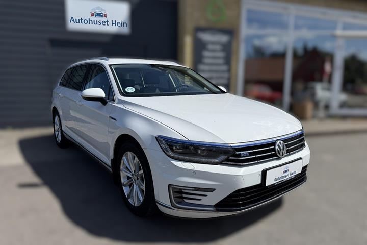 Hvid VW Passat fra 2018