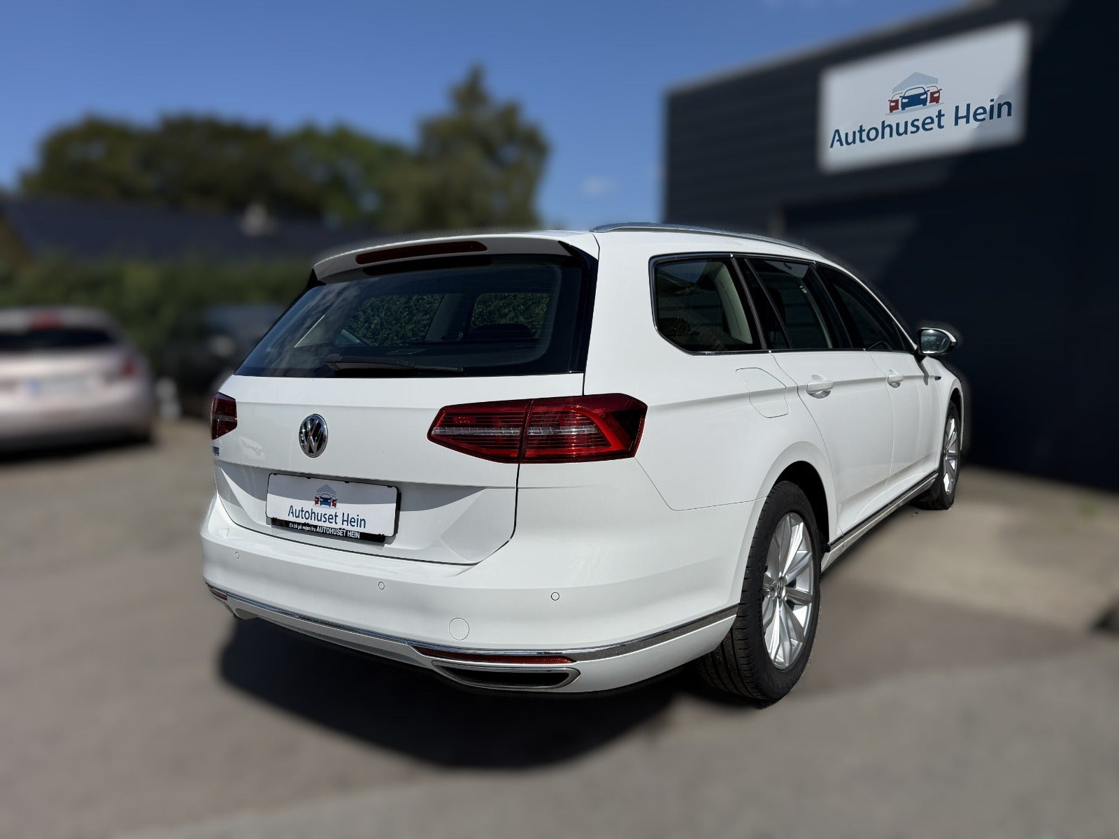 Hvid VW Passat fra 2018