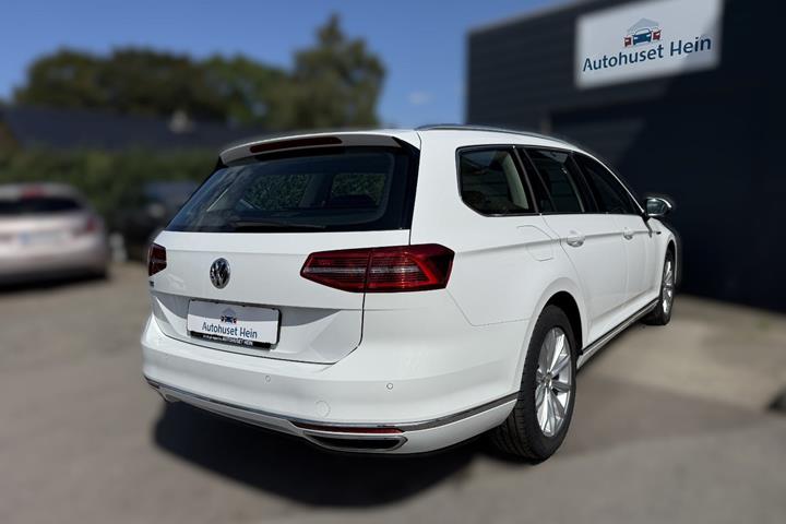 Hvid VW Passat fra 2018