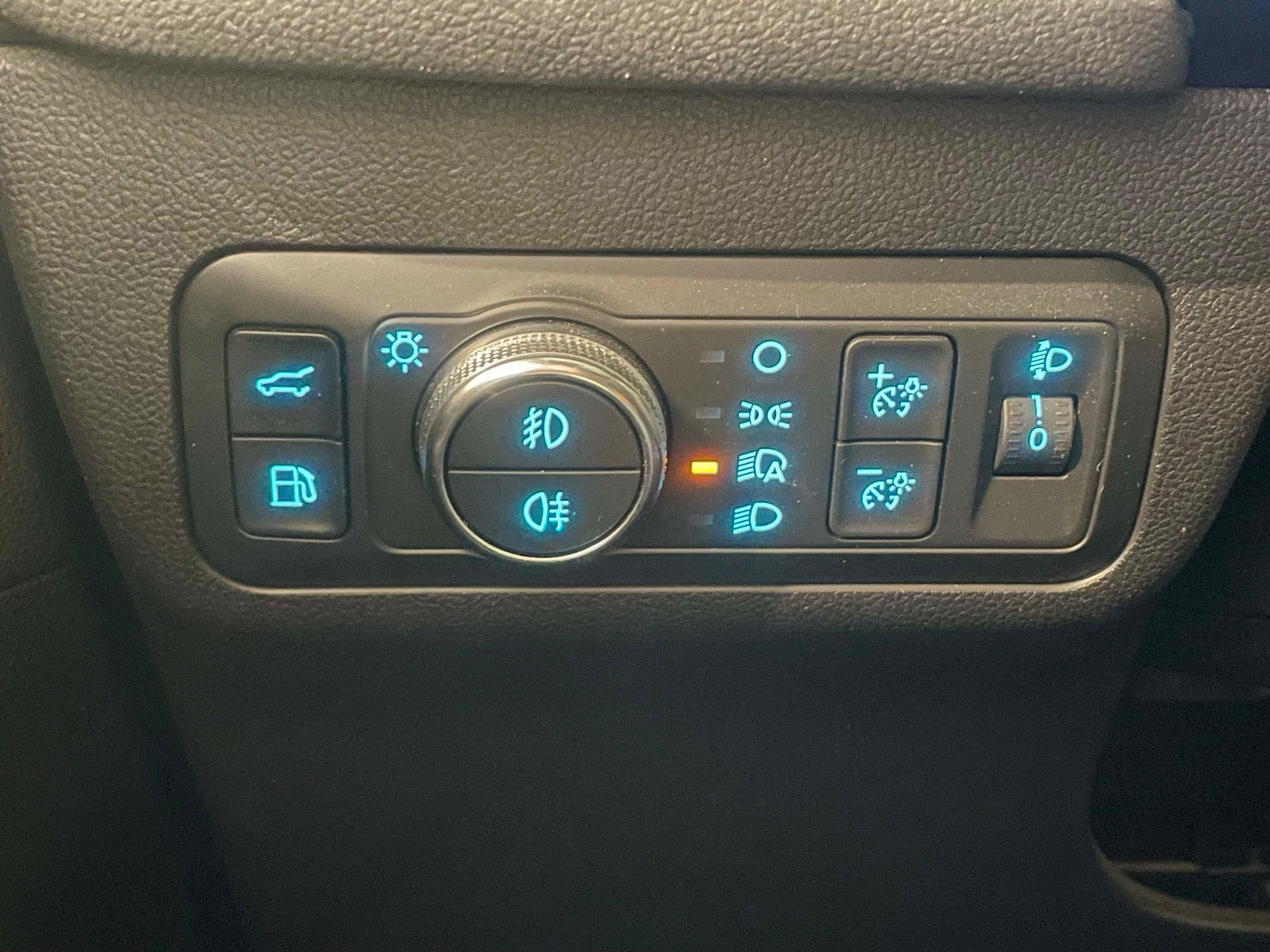 Grå Ford Kuga fra 2020