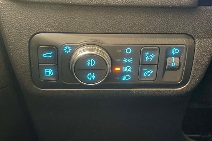 Grå Ford Kuga fra 2020