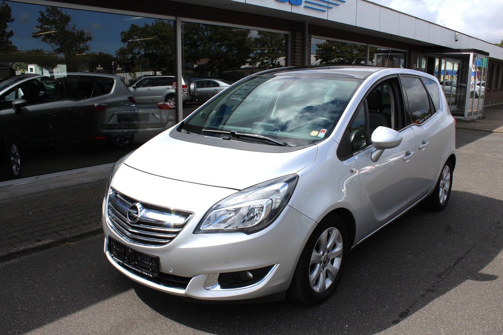Sølv Opel Meriva fra 2016