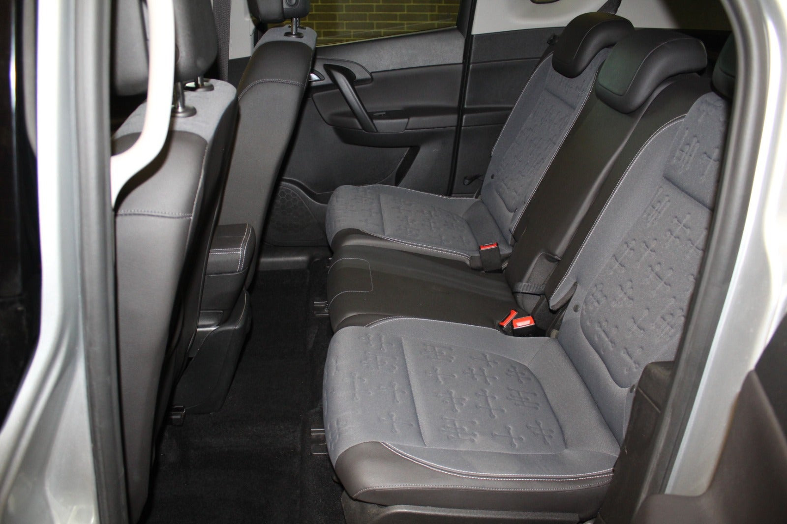 Sølv Opel Meriva fra 2016