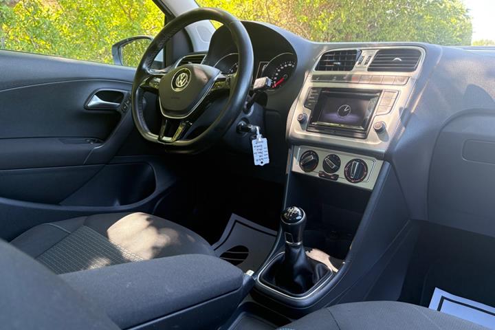 Grøn VW Polo fra 2017