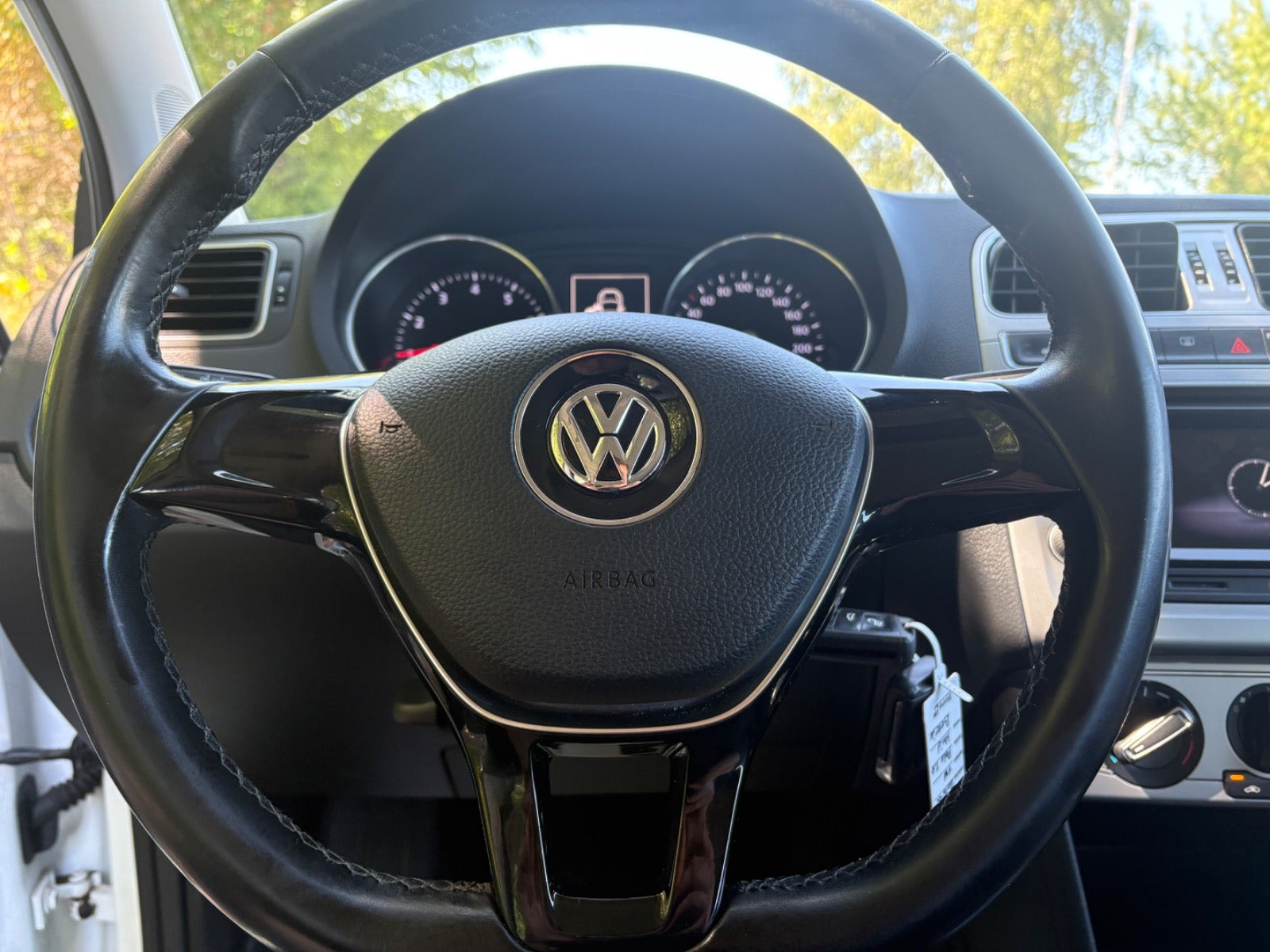Grøn VW Polo fra 2017