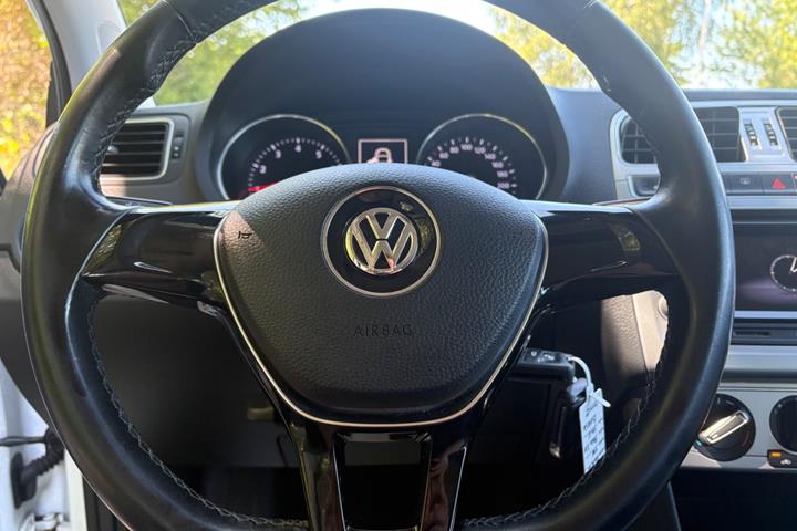 Grøn VW Polo fra 2017