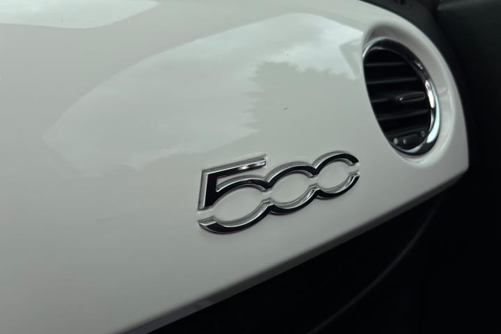 Grøn Fiat 500C fra 2012