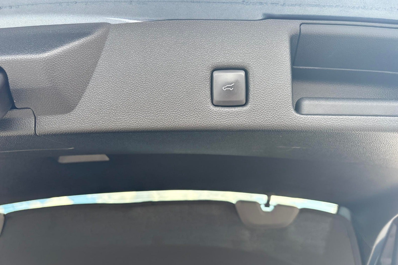 Blå Ford Kuga fra 2022