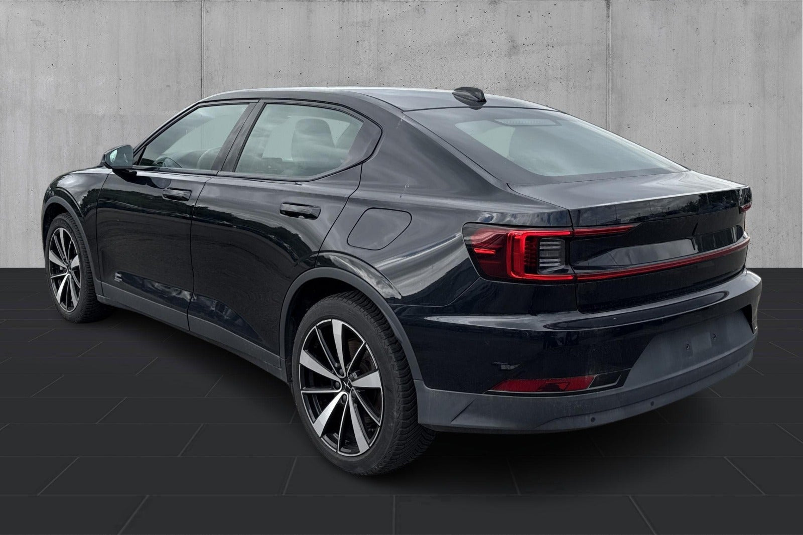 Sort Polestar 2 fra 2023