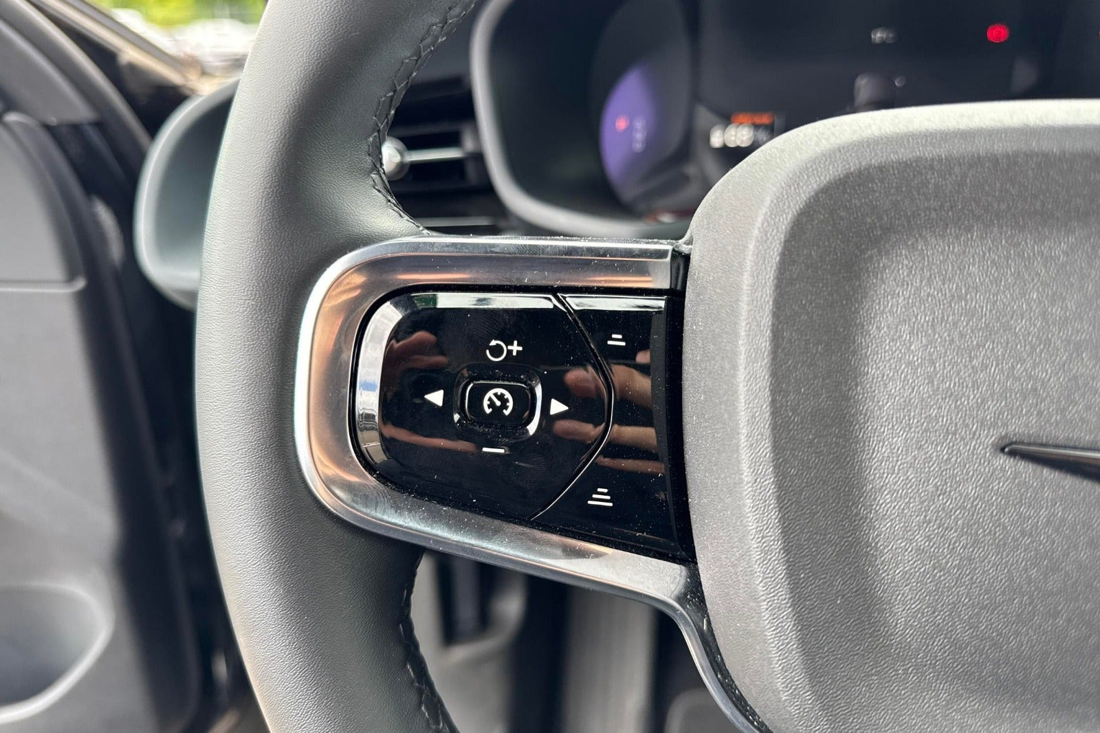 Sort Polestar 2 fra 2023
