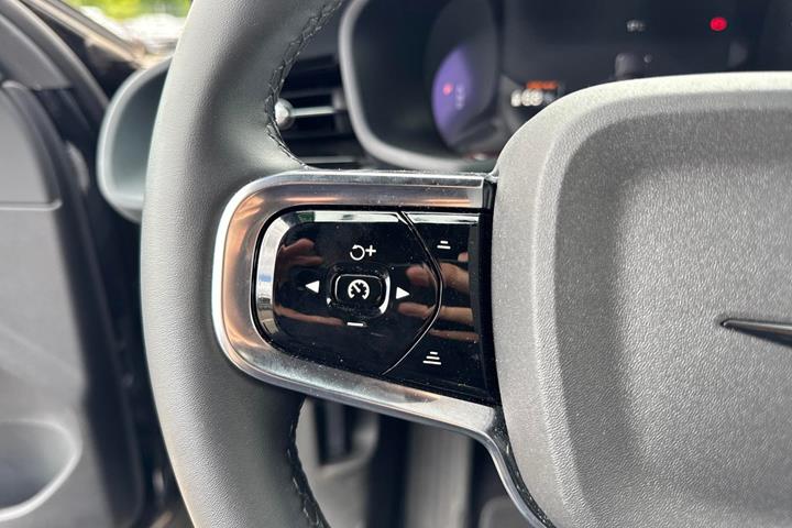 Sort Polestar 2 fra 2023