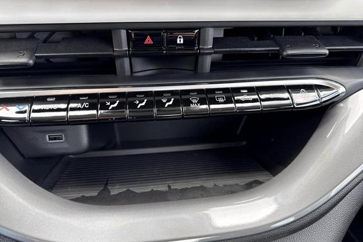 Hvid Fiat 500e fra 2023