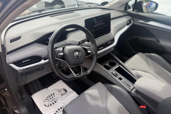Sort Skoda Enyaq fra 2022