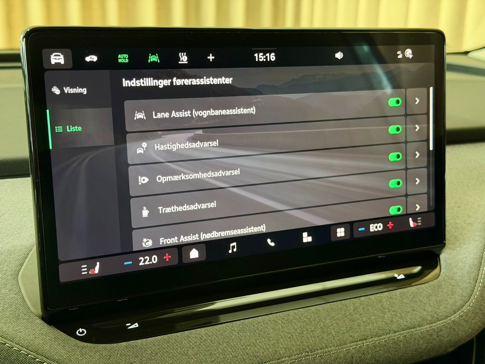 Hvid Skoda Enyaq fra 2024