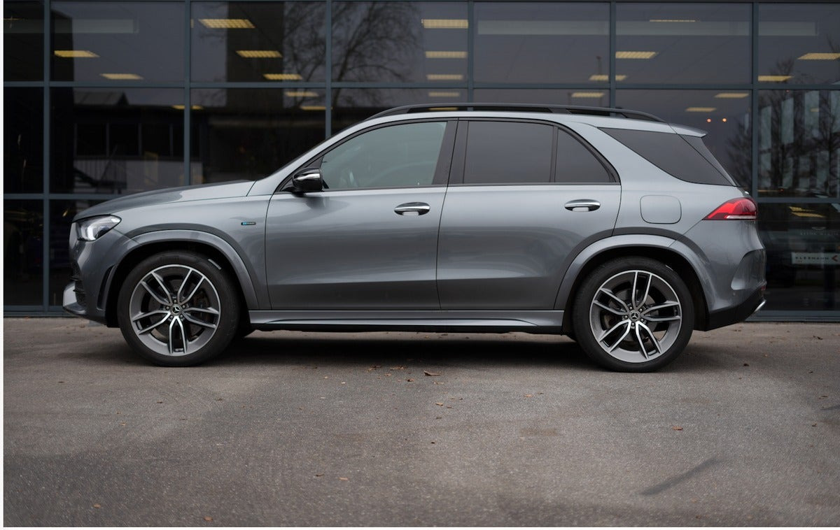 Grå Mercedes GLE350 de fra 2022