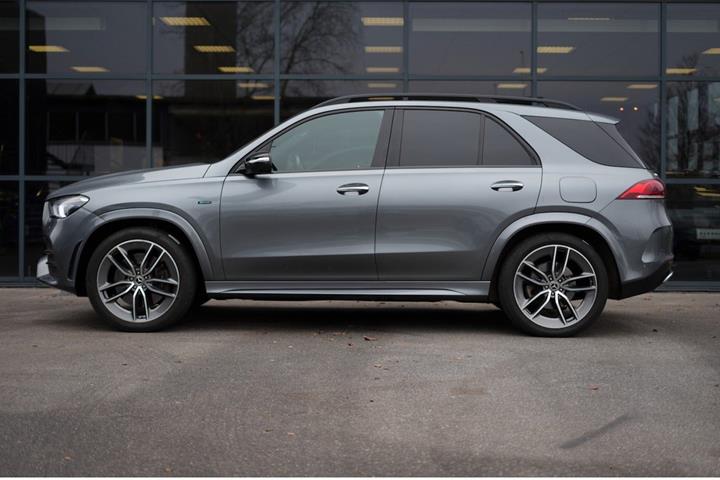 Grå Mercedes GLE350 de fra 2022