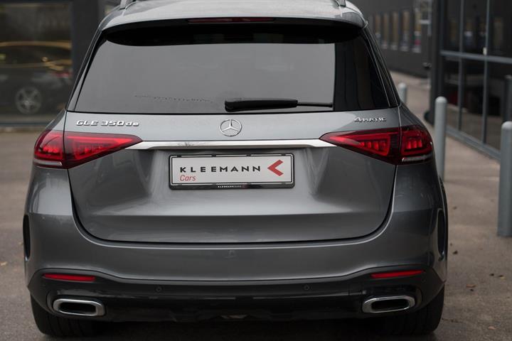 Grå Mercedes GLE350 de fra 2022