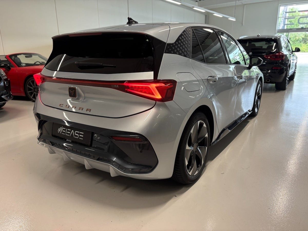 Sølv Cupra Born fra 2024