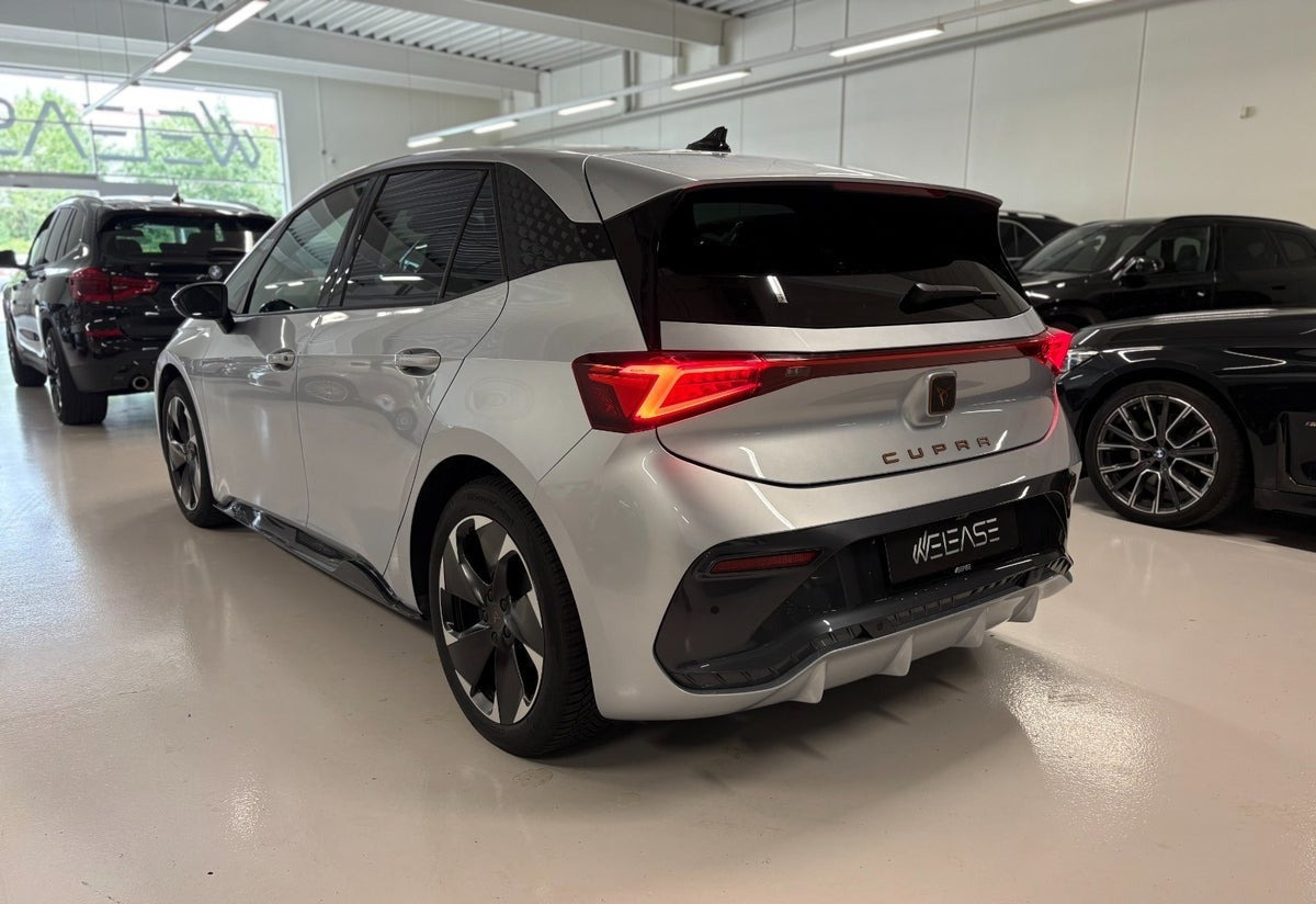 Sølv Cupra Born fra 2024