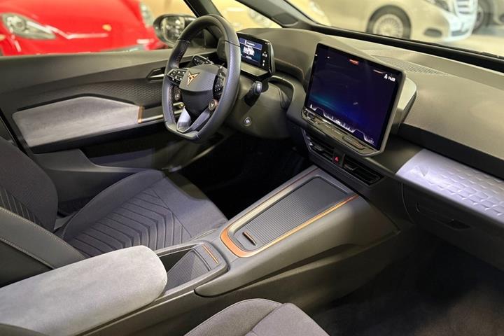 Sølv Cupra Born fra 2024