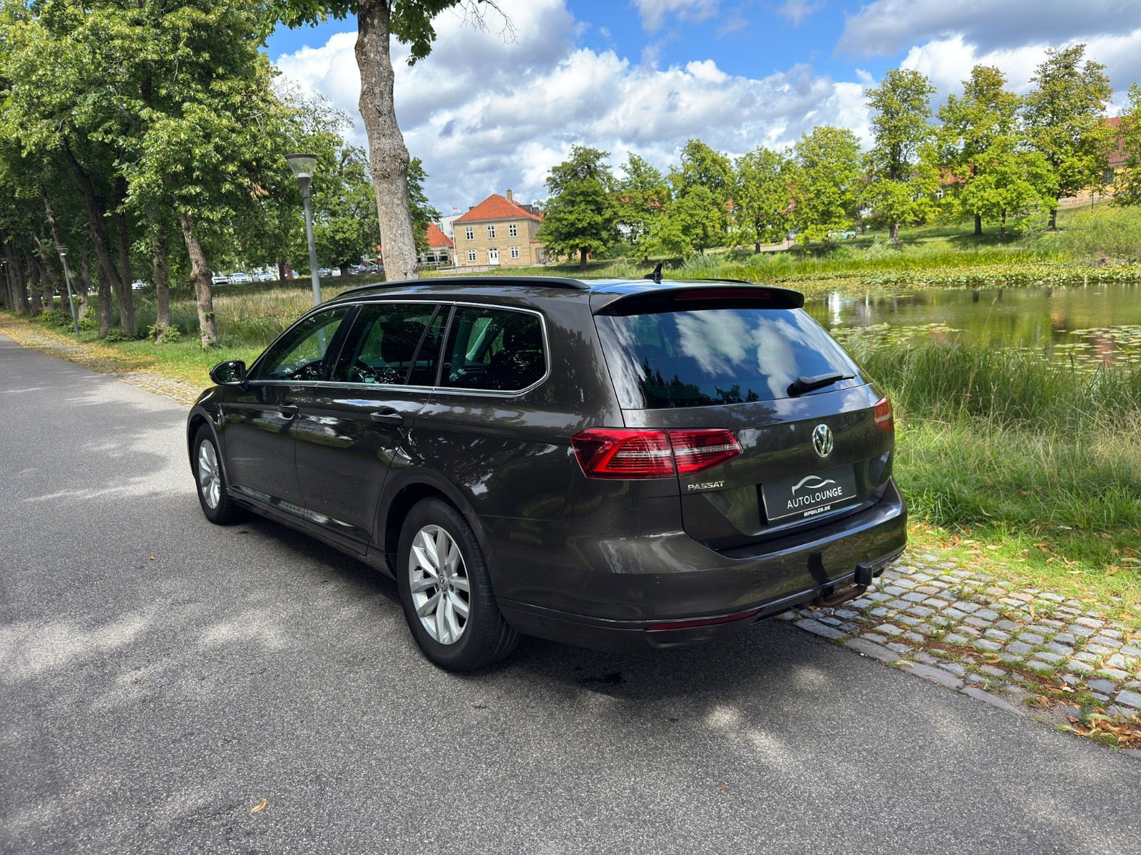 Grå VW Passat fra 2018