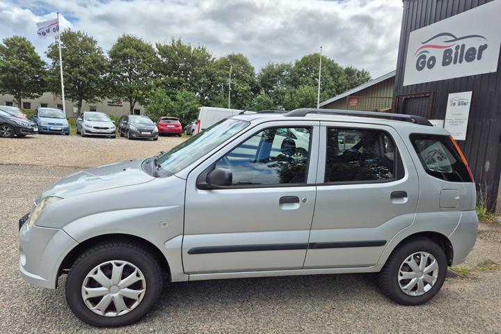 Grøn Suzuki Ignis fra 2004