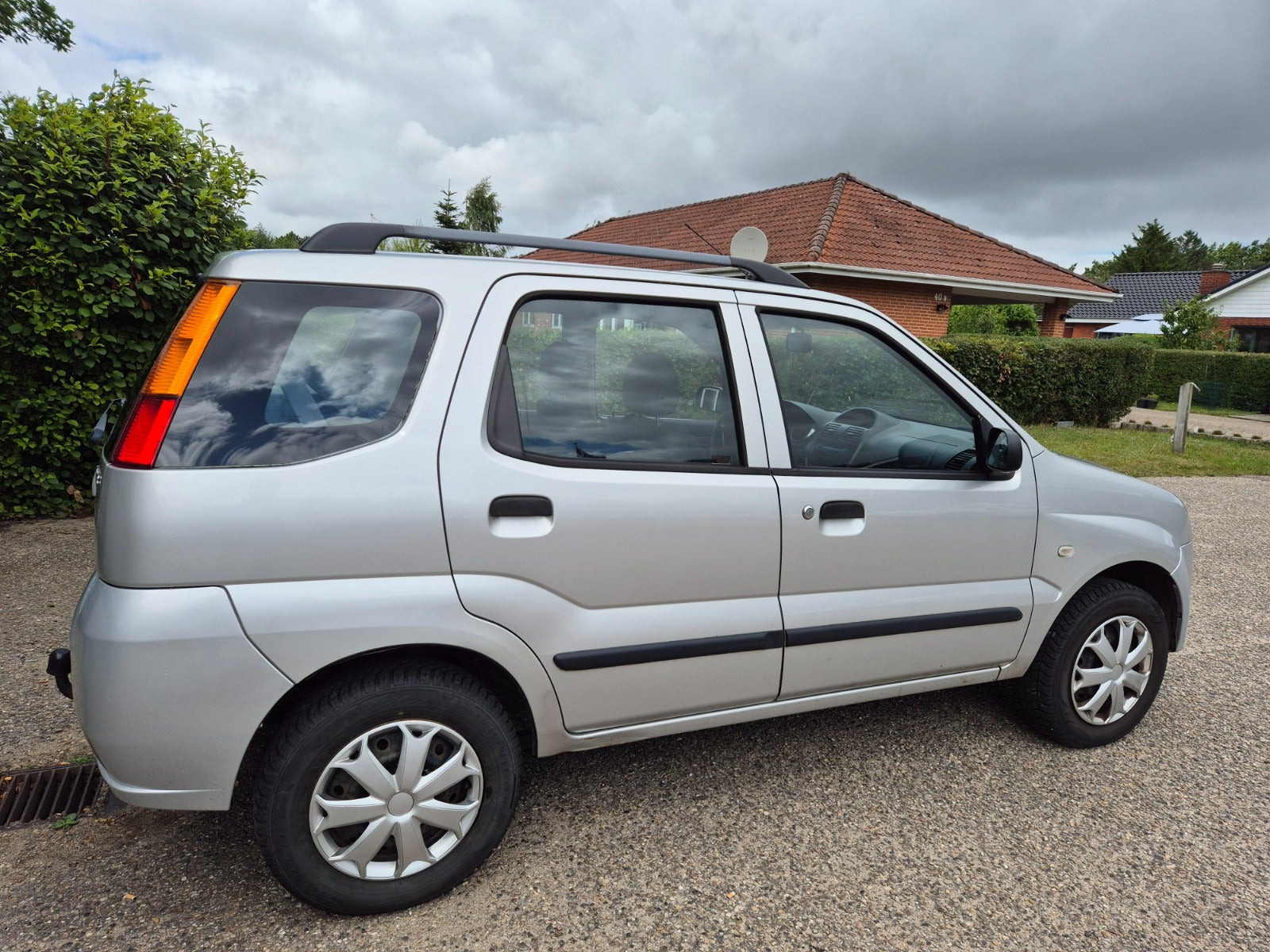 Grøn Suzuki Ignis fra 2004