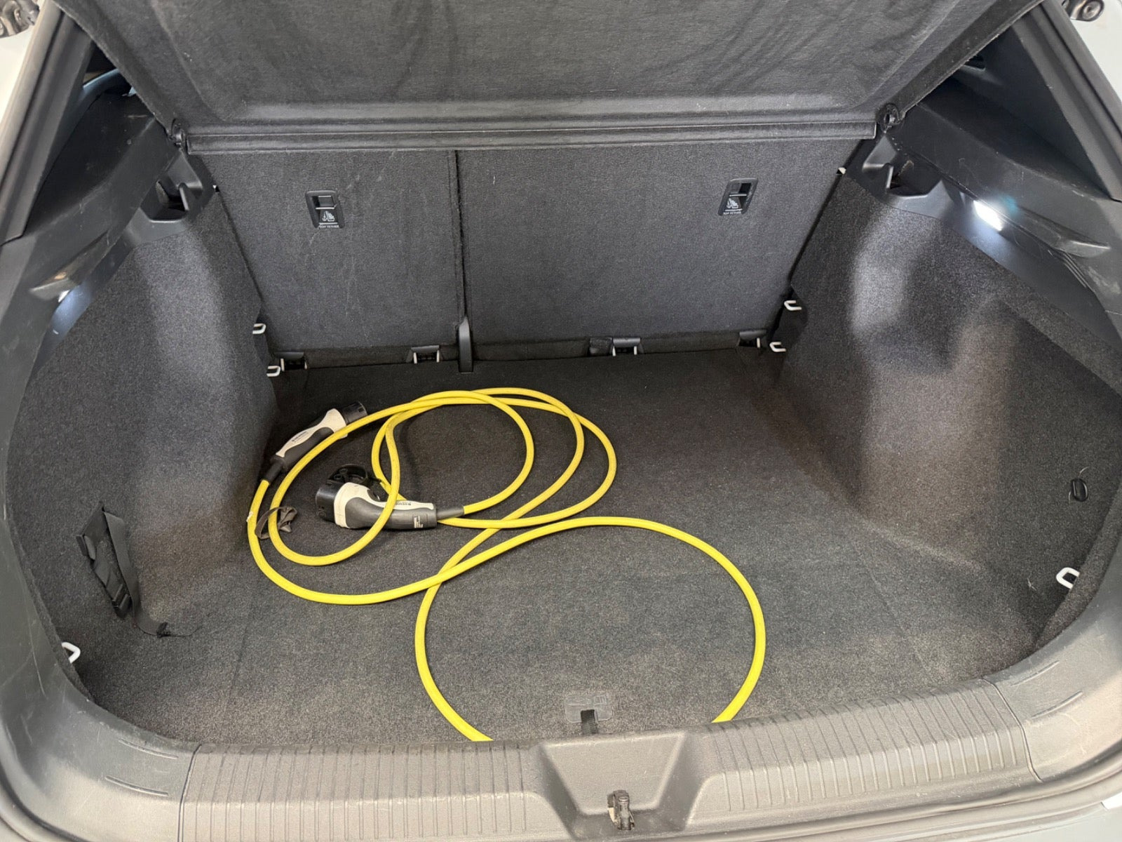 Hvid VW ID.4 fra 2021