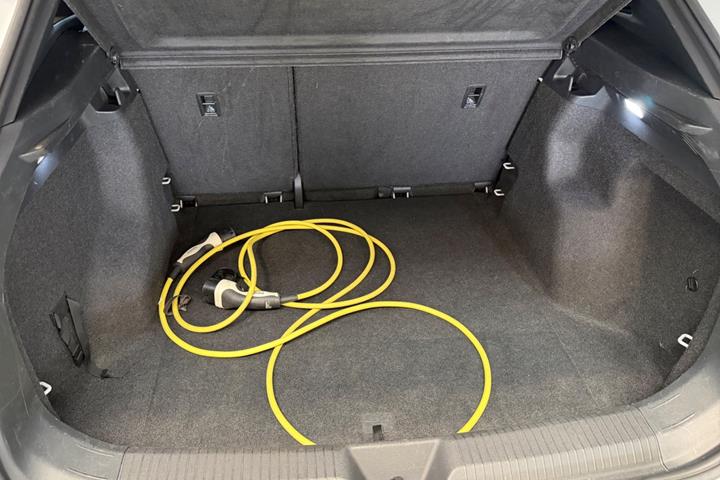 Hvid VW ID.4 fra 2021