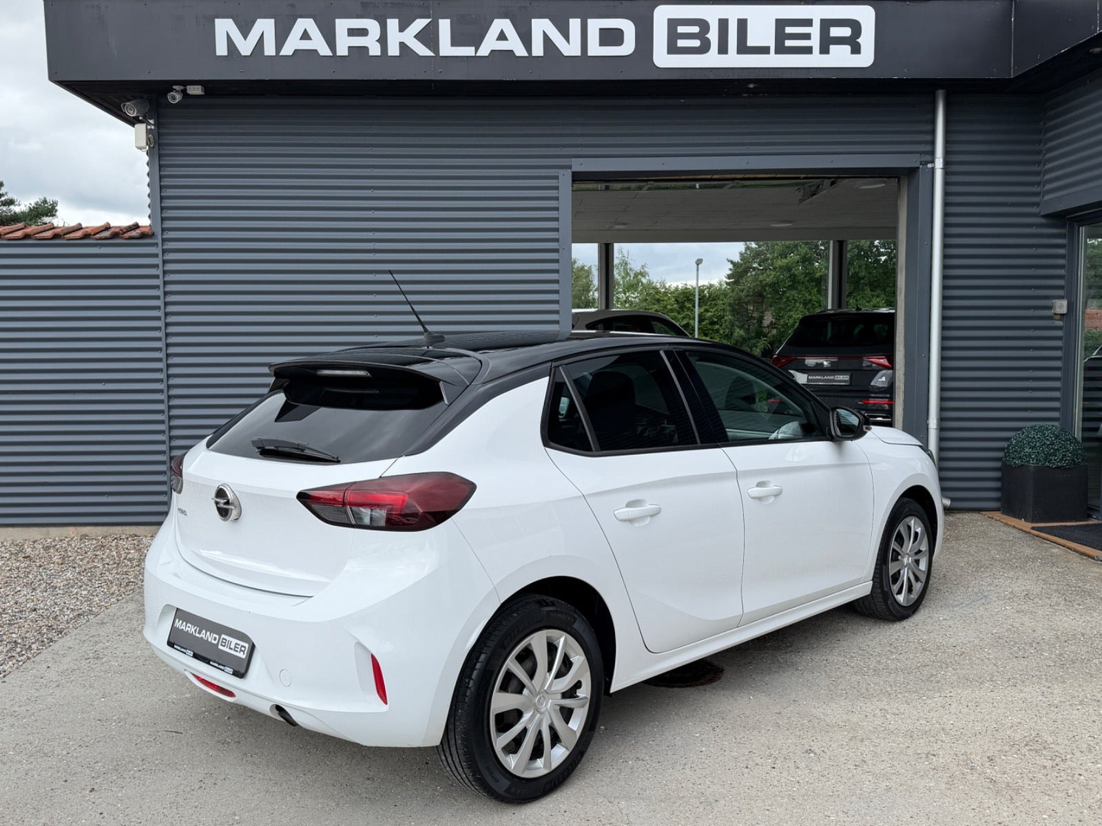 Hvid Opel Corsa fra 2020