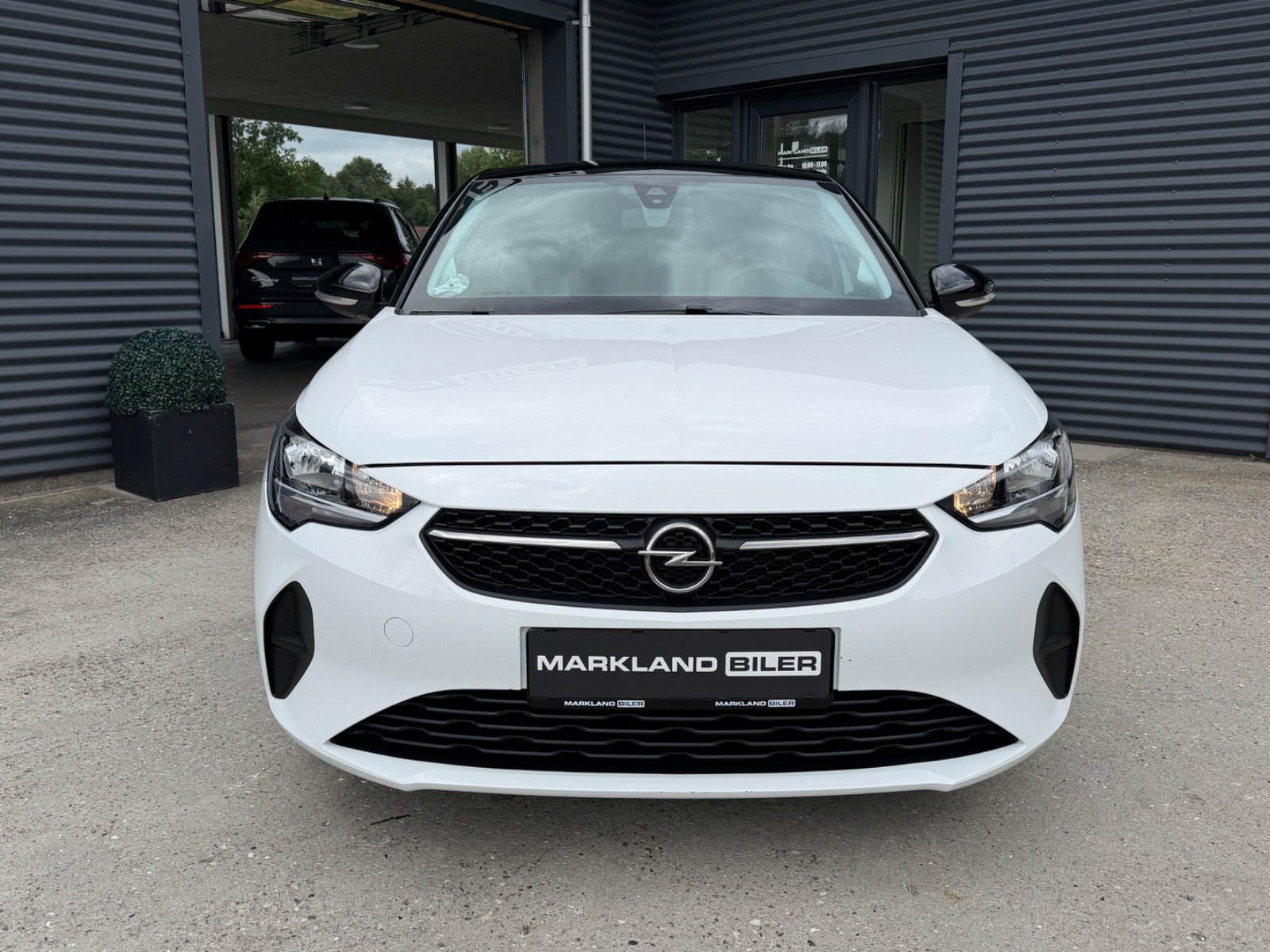 Hvid Opel Corsa fra 2020