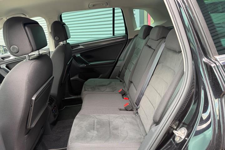 Sort VW Tiguan fra 2018