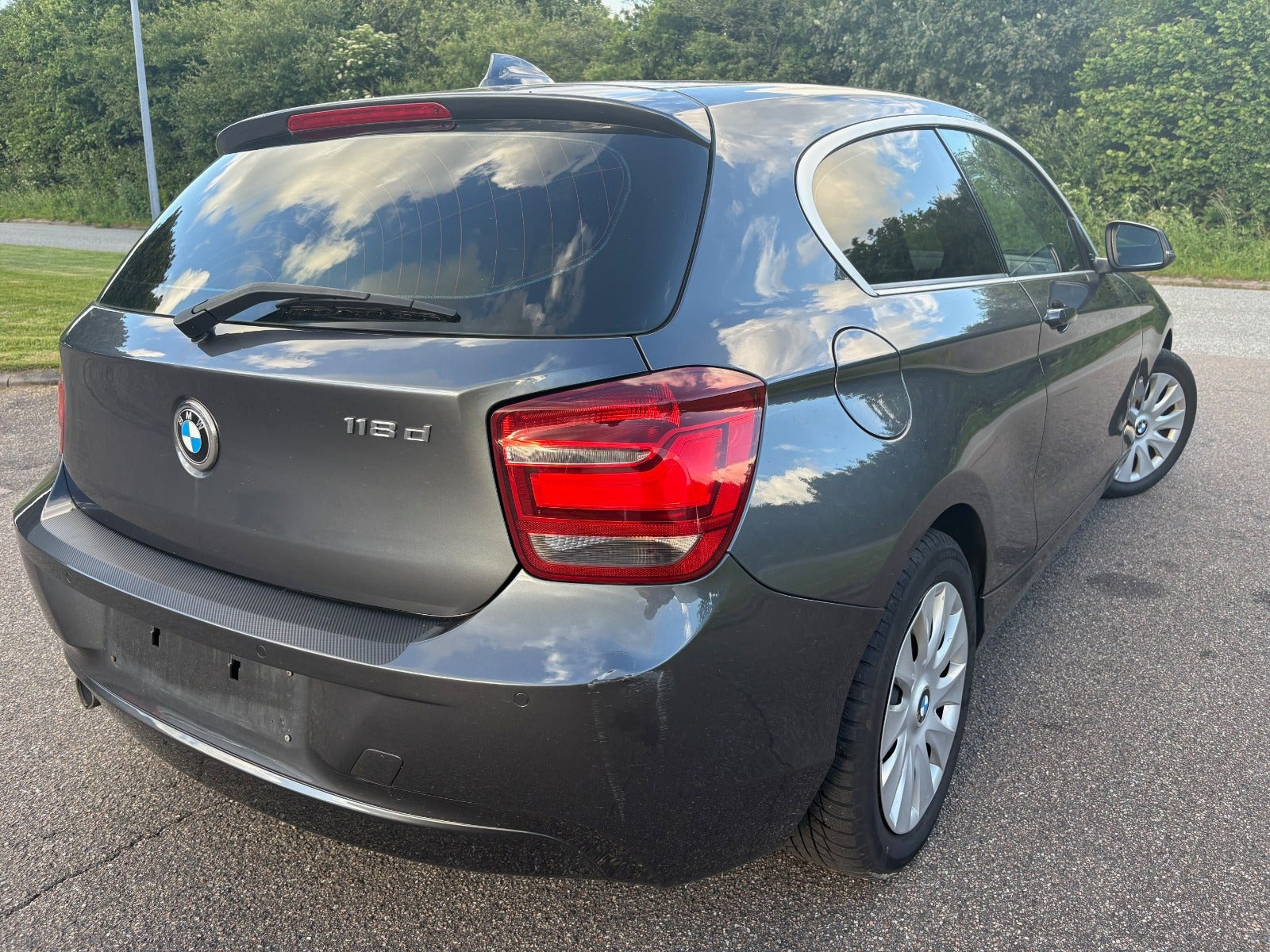 Sort BMW 118d fra 2015