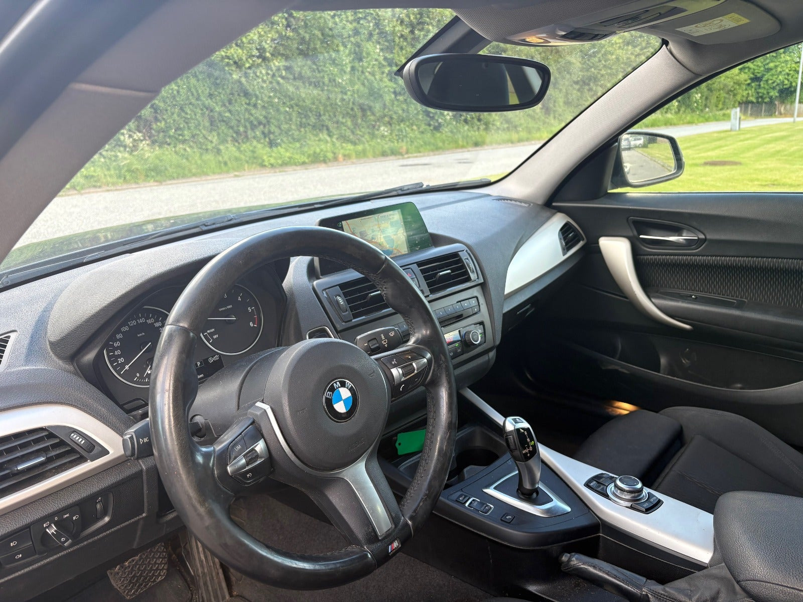Sort BMW 118d fra 2015