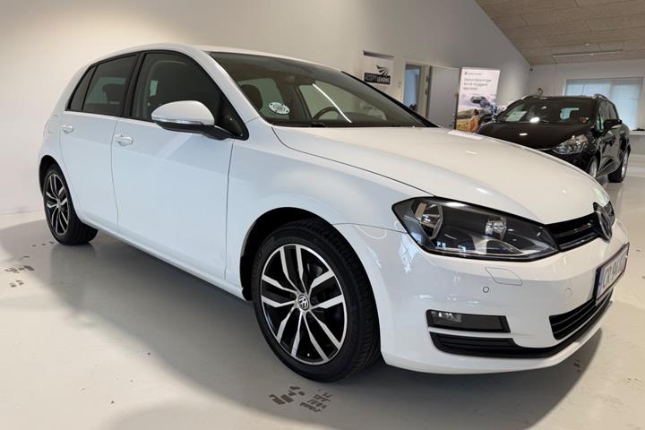 Hvid VW Golf VII fra 2015
