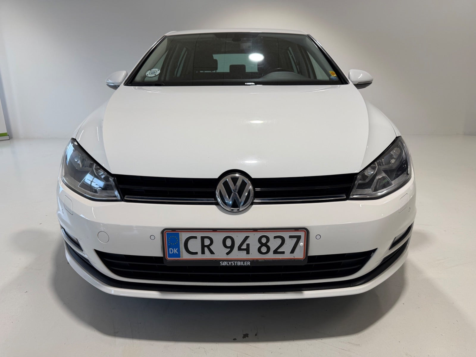 Hvid VW Golf VII fra 2015