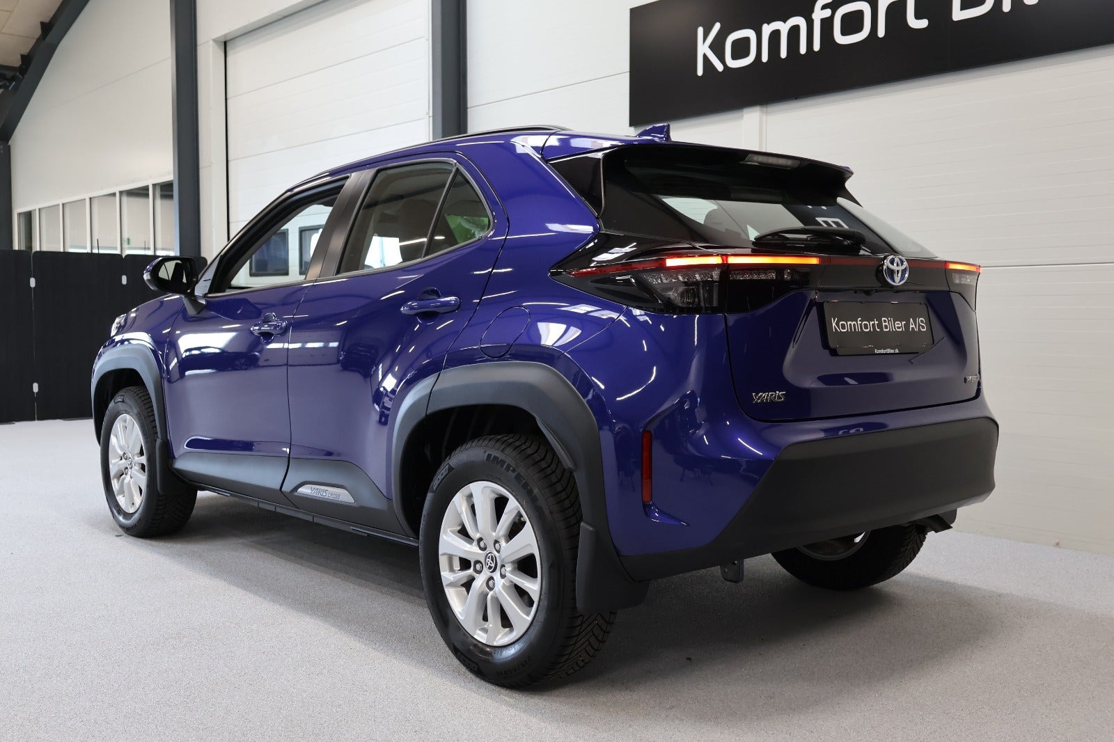 Blå Toyota Yaris Cross fra 2022