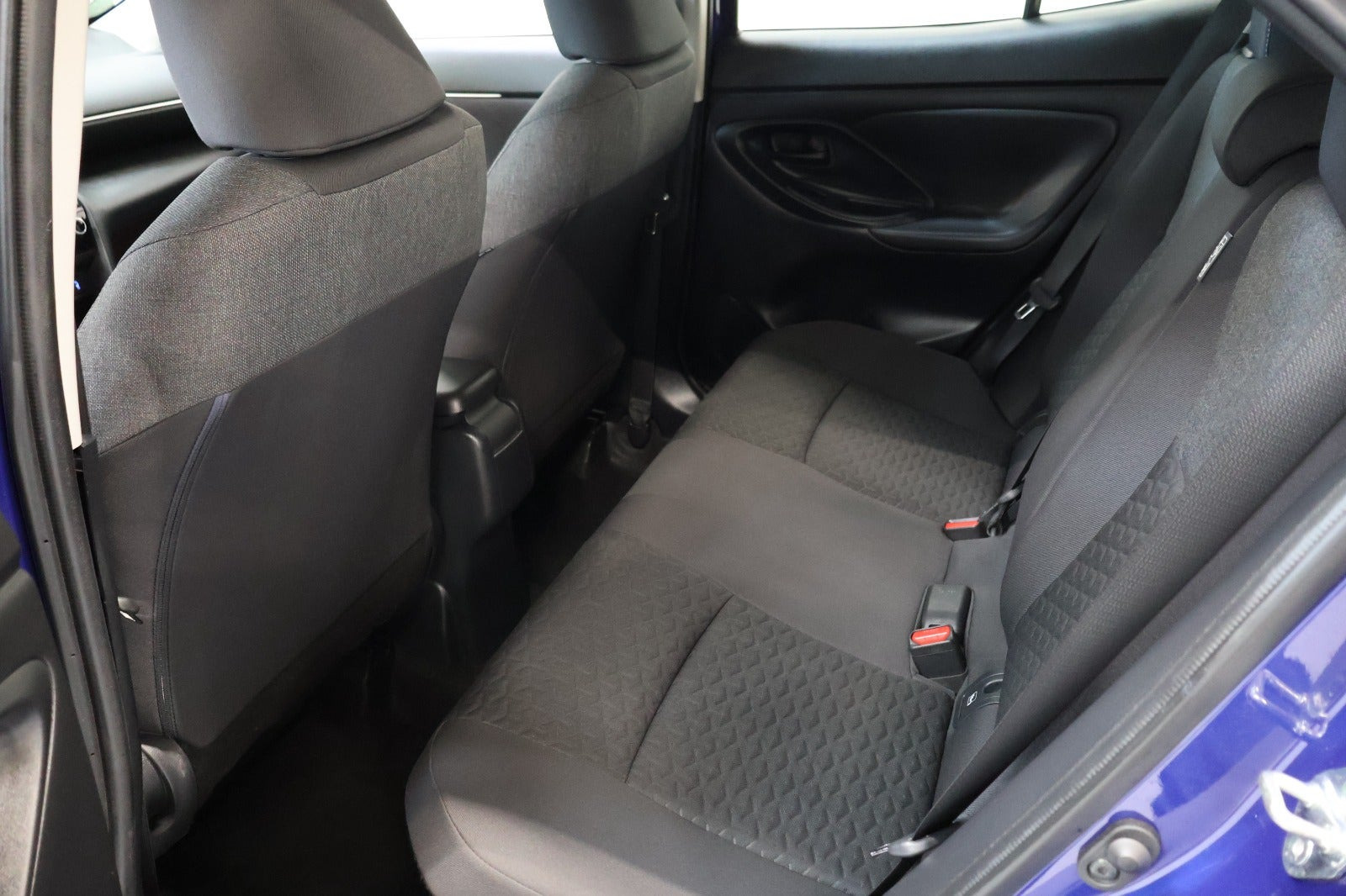 Blå Toyota Yaris Cross fra 2022