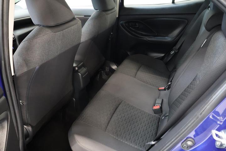 Blå Toyota Yaris Cross fra 2022