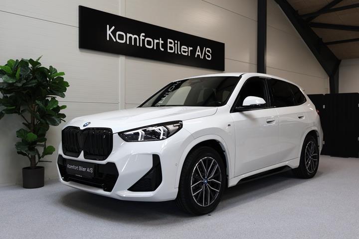 Hvid BMW iX1 fra 2023