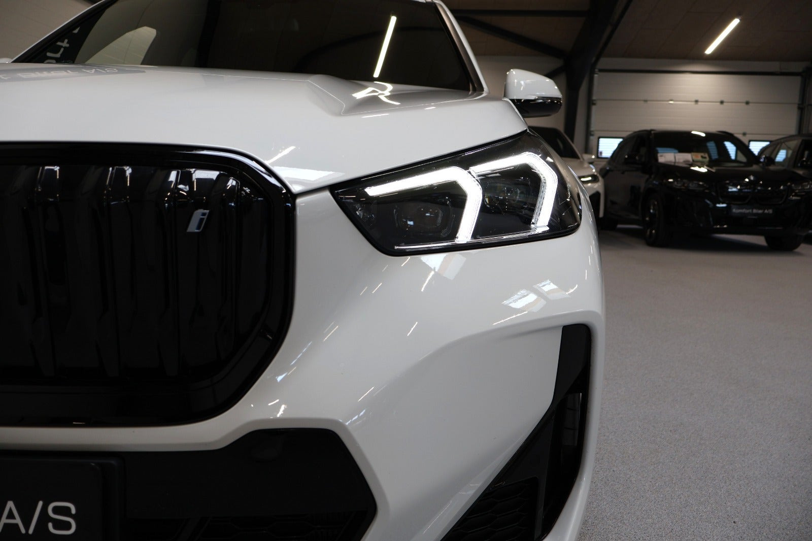 Hvid BMW iX1 fra 2023