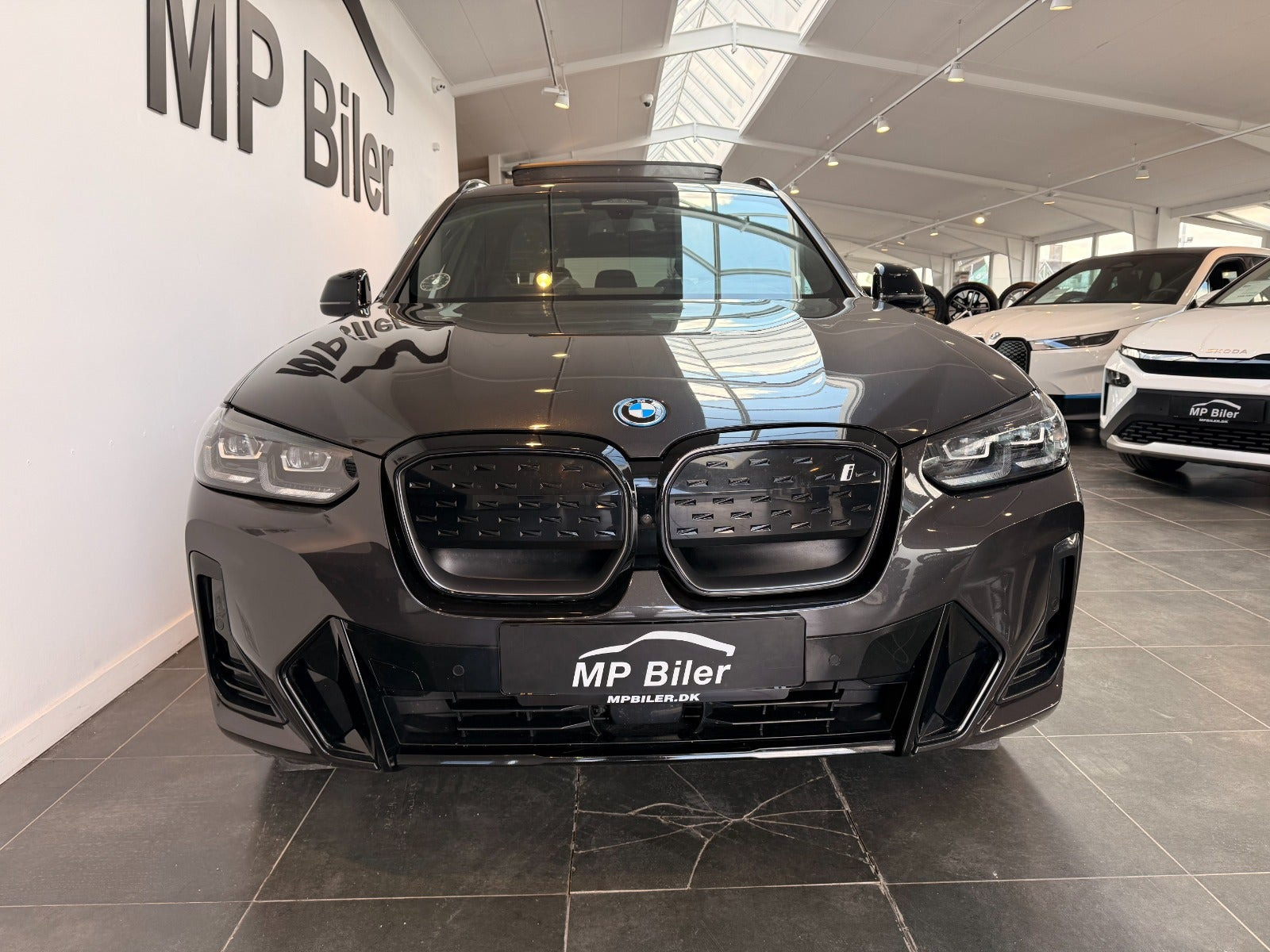 Sort BMW iX3 fra 2024
