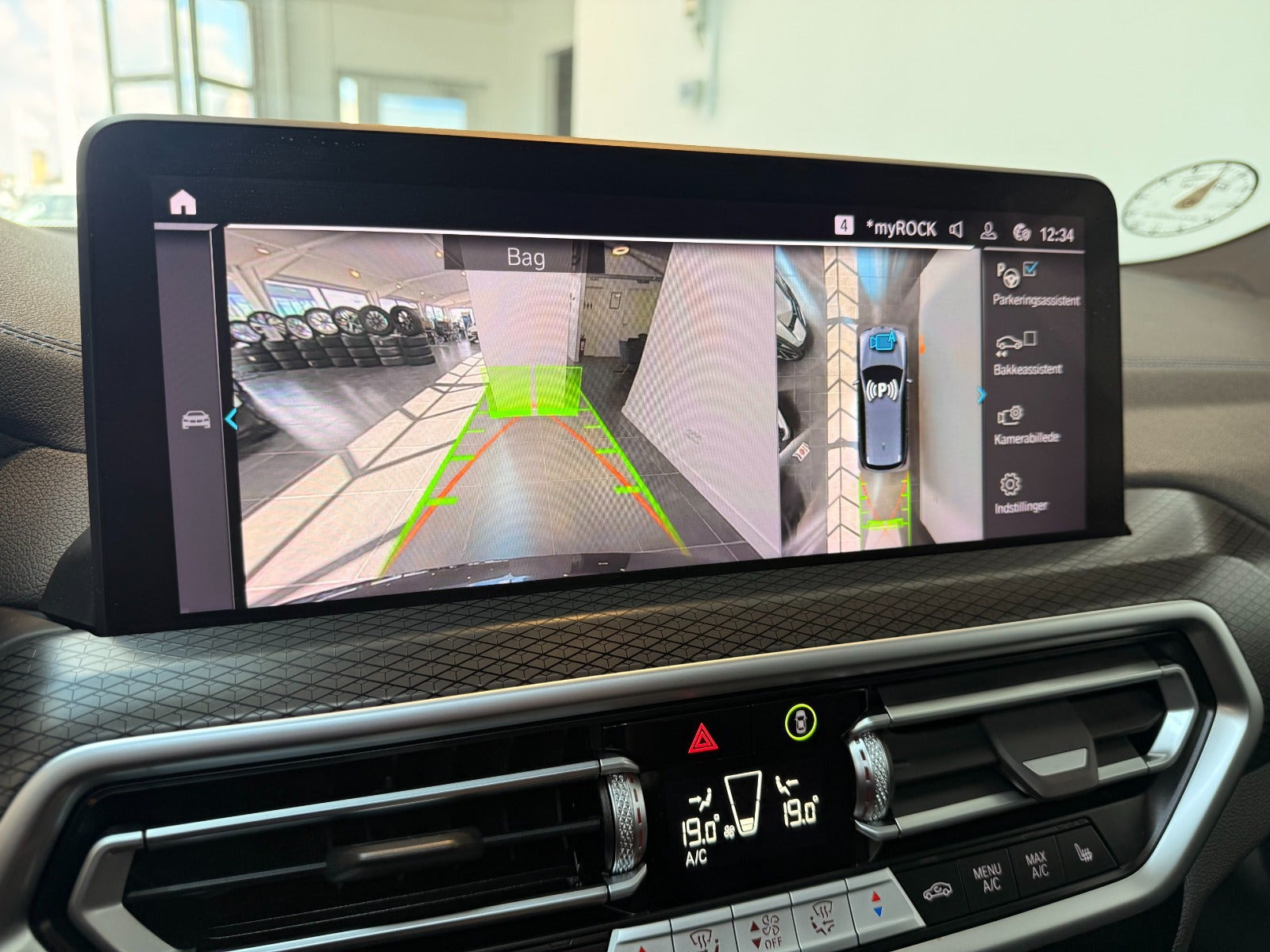 Sort BMW iX3 fra 2024