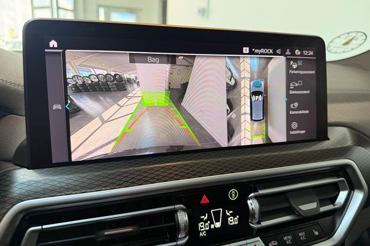 Sort BMW iX3 fra 2024