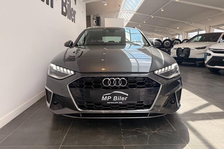 Grå Audi A4 fra 2020