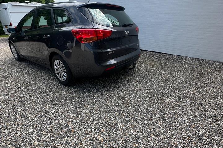 Grå Kia Ceed fra 2016