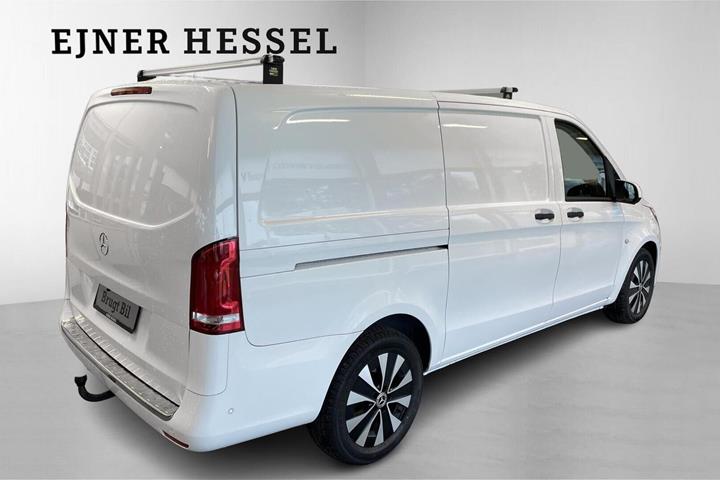 Hvid Mercedes Vito 114 fra 2021